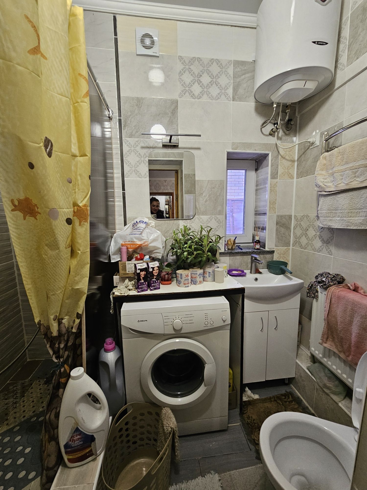 Частина будинку 2 поверхи та одне житло