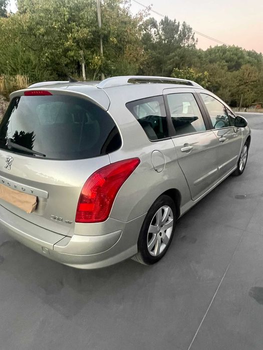 Carrinha Peugeot  308 SW.