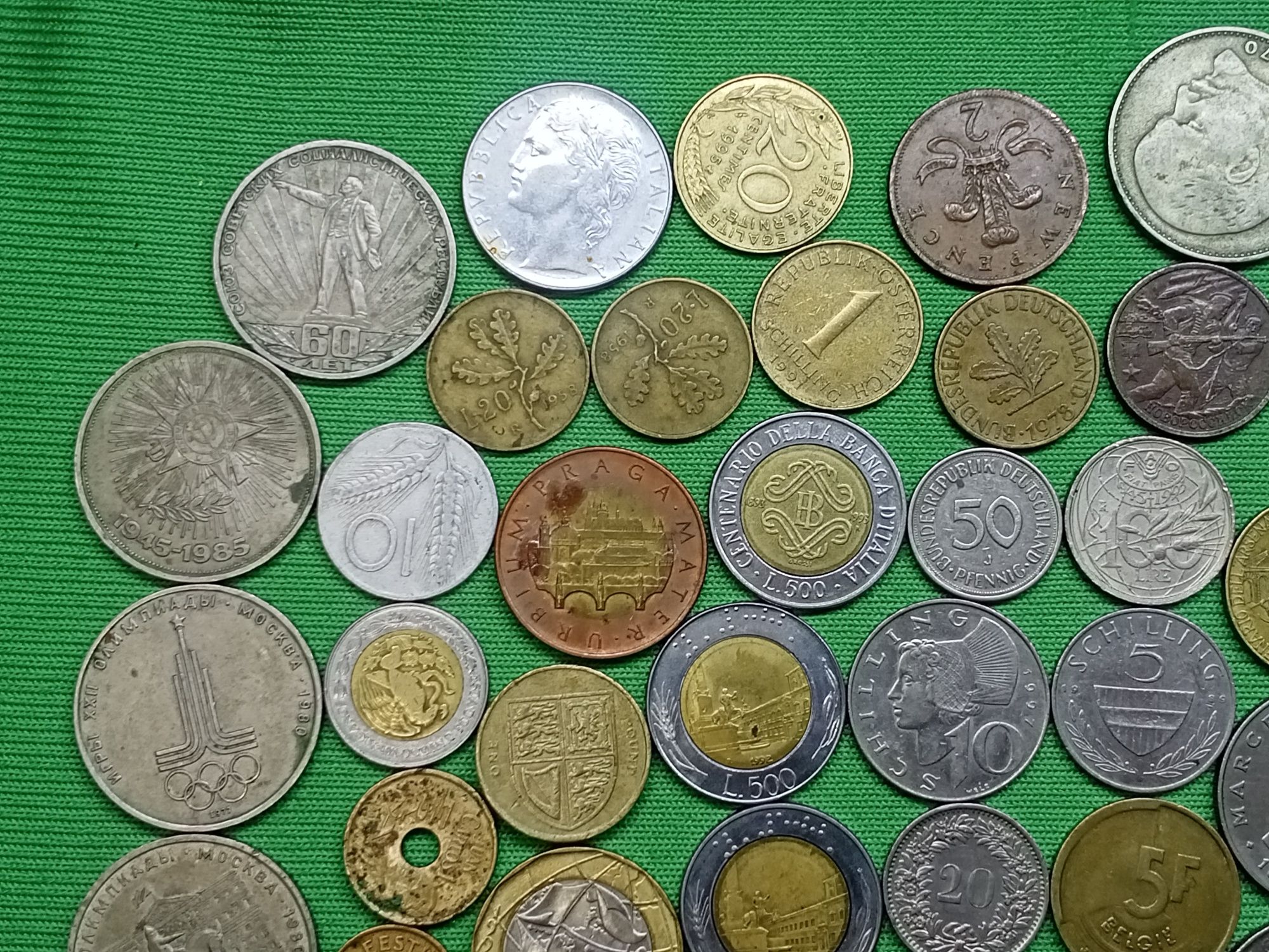 Комплект монет мира 70+ штук