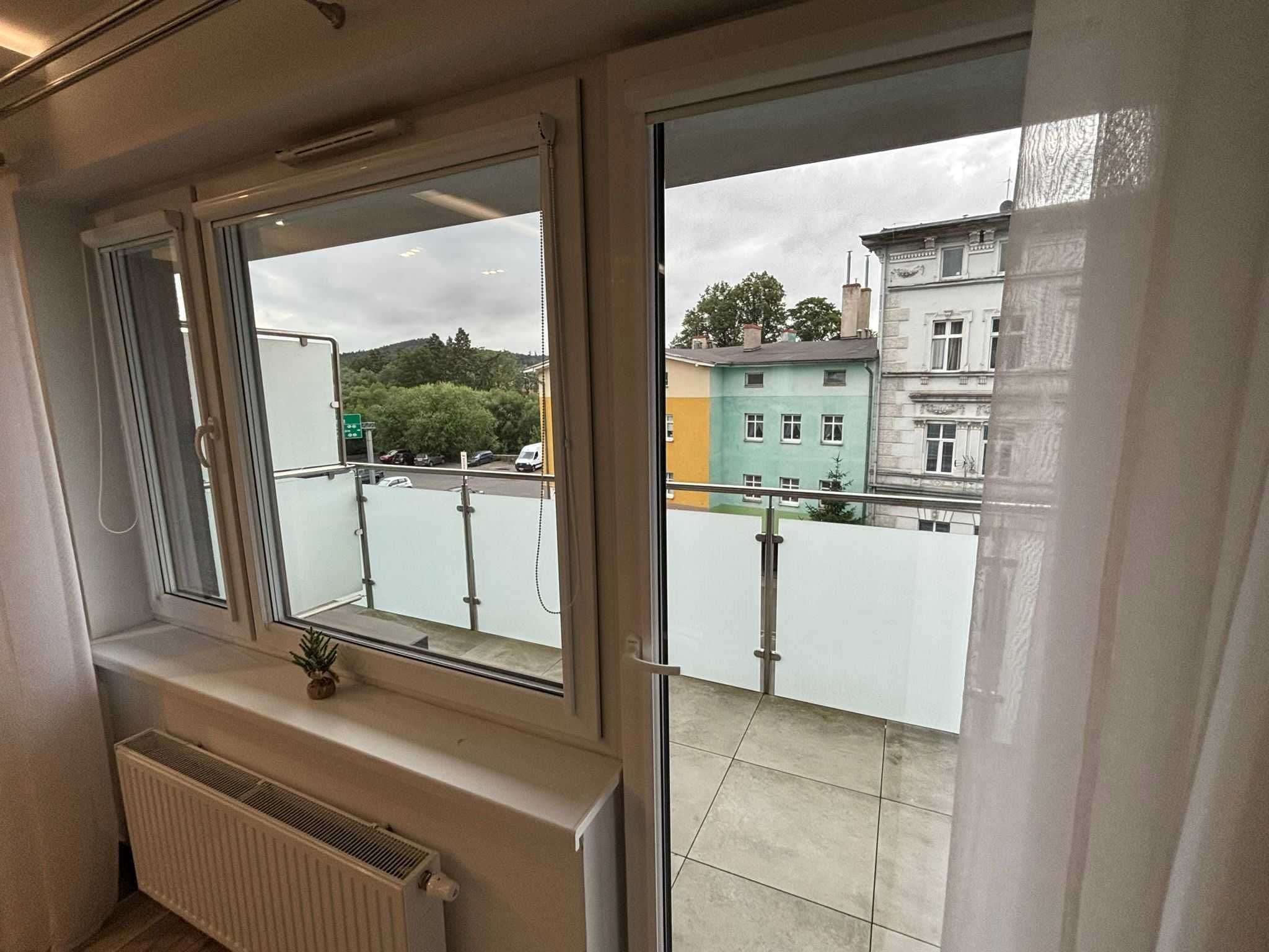 Rezerwacja Kawalerka w Apartamentowcu CENTRUM   + Duży Balkon