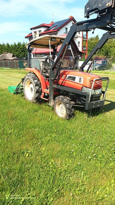 Uslugi traktorem z turem rownanie koszenie trawników glebogryzark