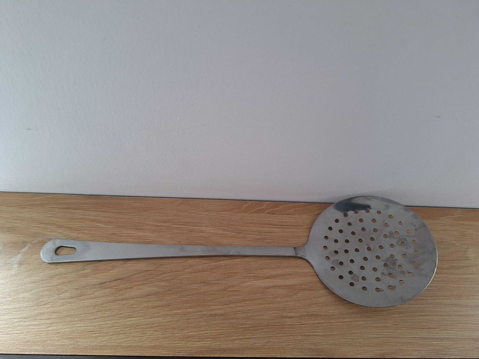 nabierka z dziurkami durszlak