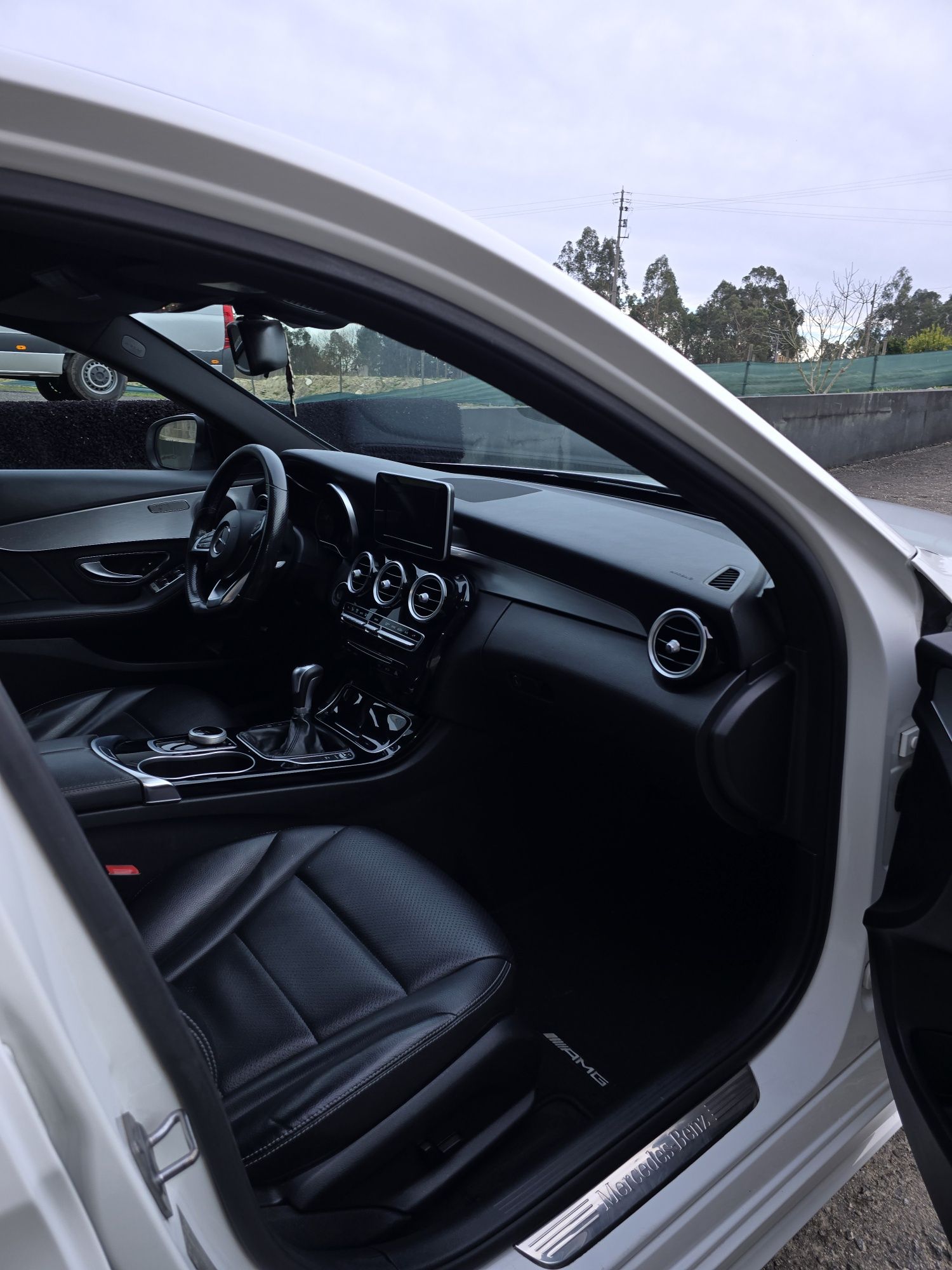 Mercedes benz c 200 amg