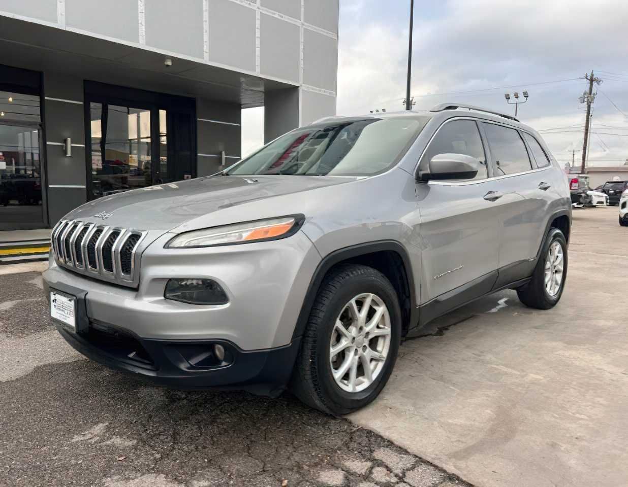 Jeep Cherokee  Latitude 2016