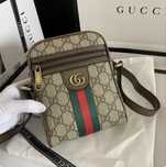 Saszetka nerka listonoszka Gucci
