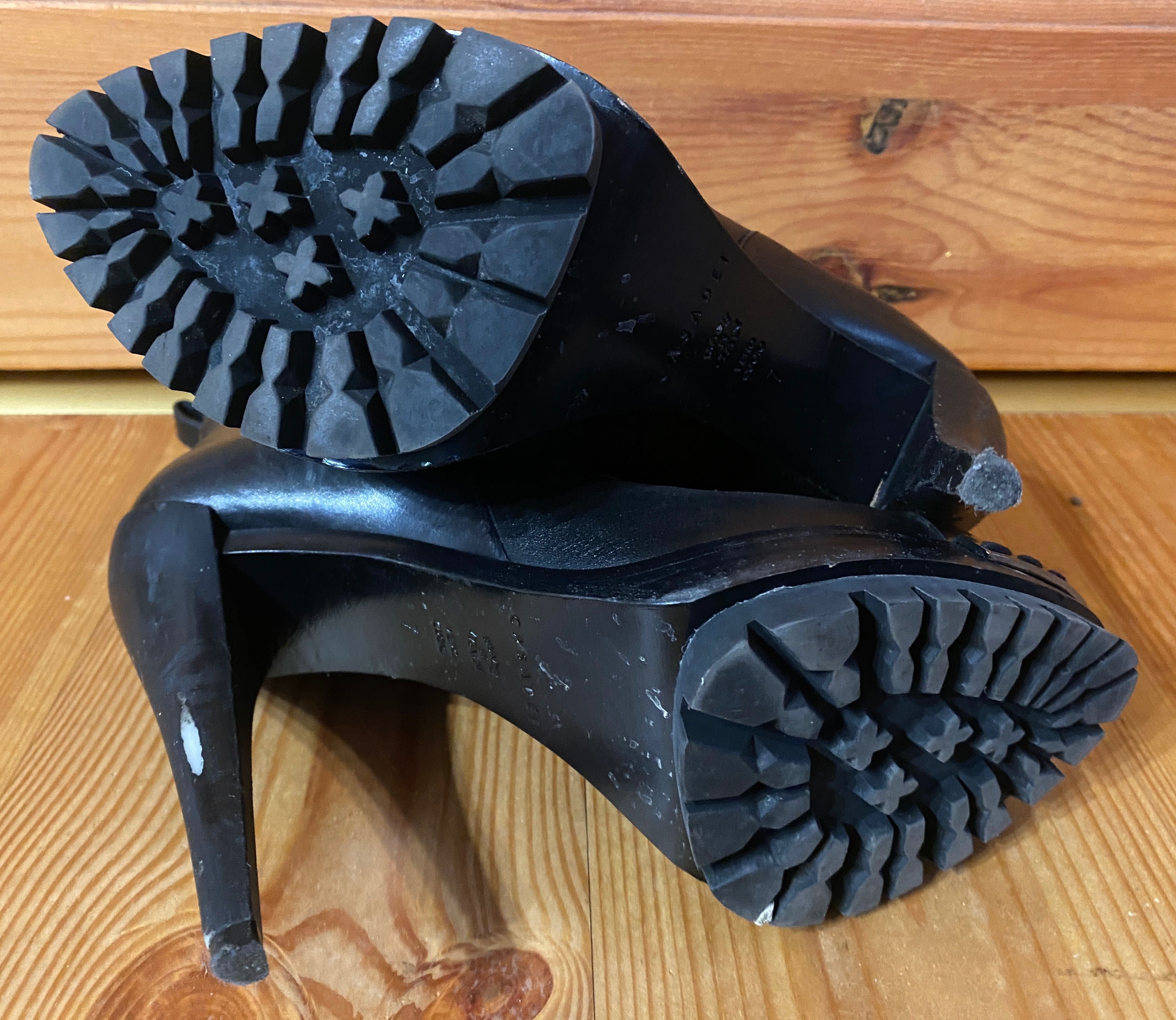Czarne klasyczne botki szpilka obcas metal czubek glamour Casadei 37
