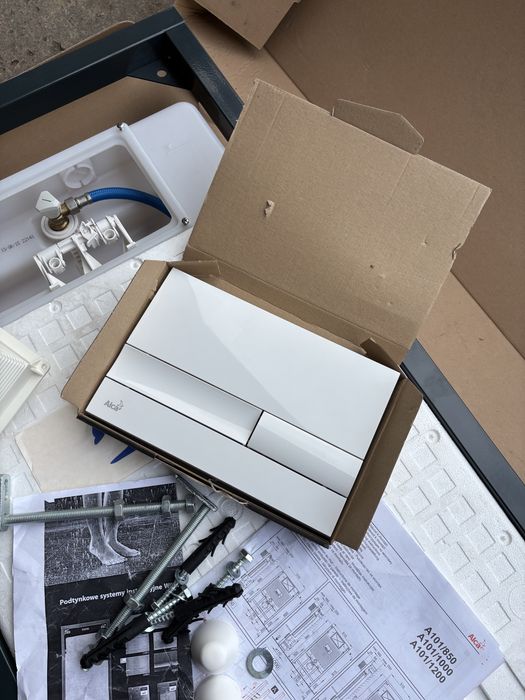 Stelaż podtynkowy Delfin komplet