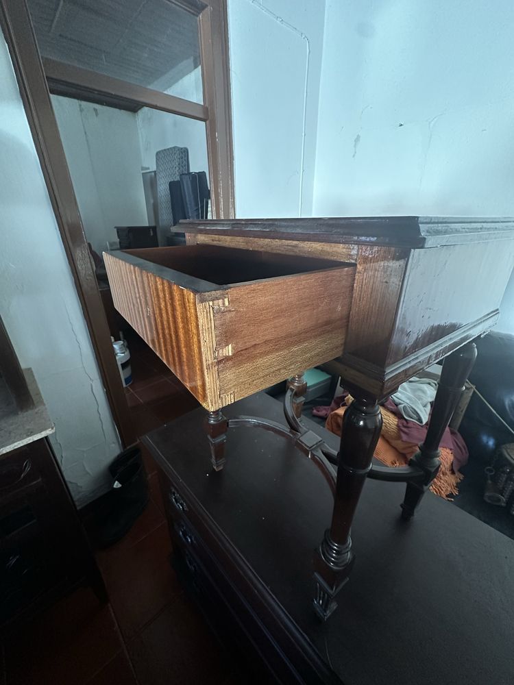 Mesa de cabeceira