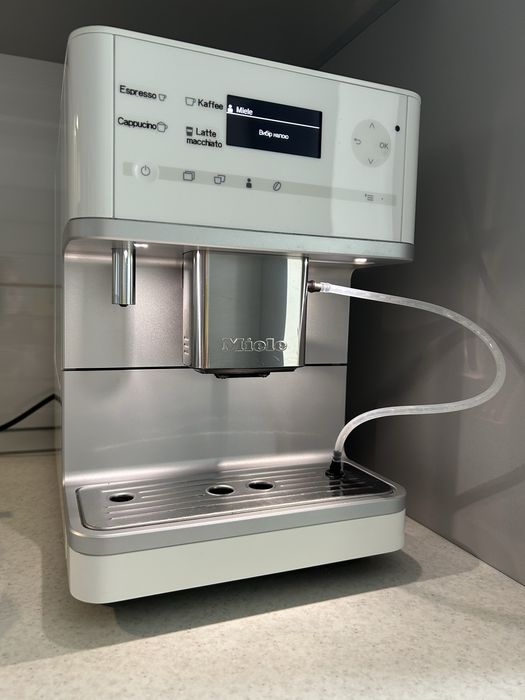 Кавомашина Miele CM6350 LOWE