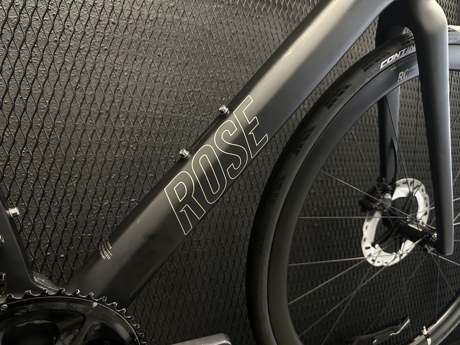 Szosowy rower elektryczny ROSE REVEAL PLUS Ultegra R 8100 Di2 roz.L