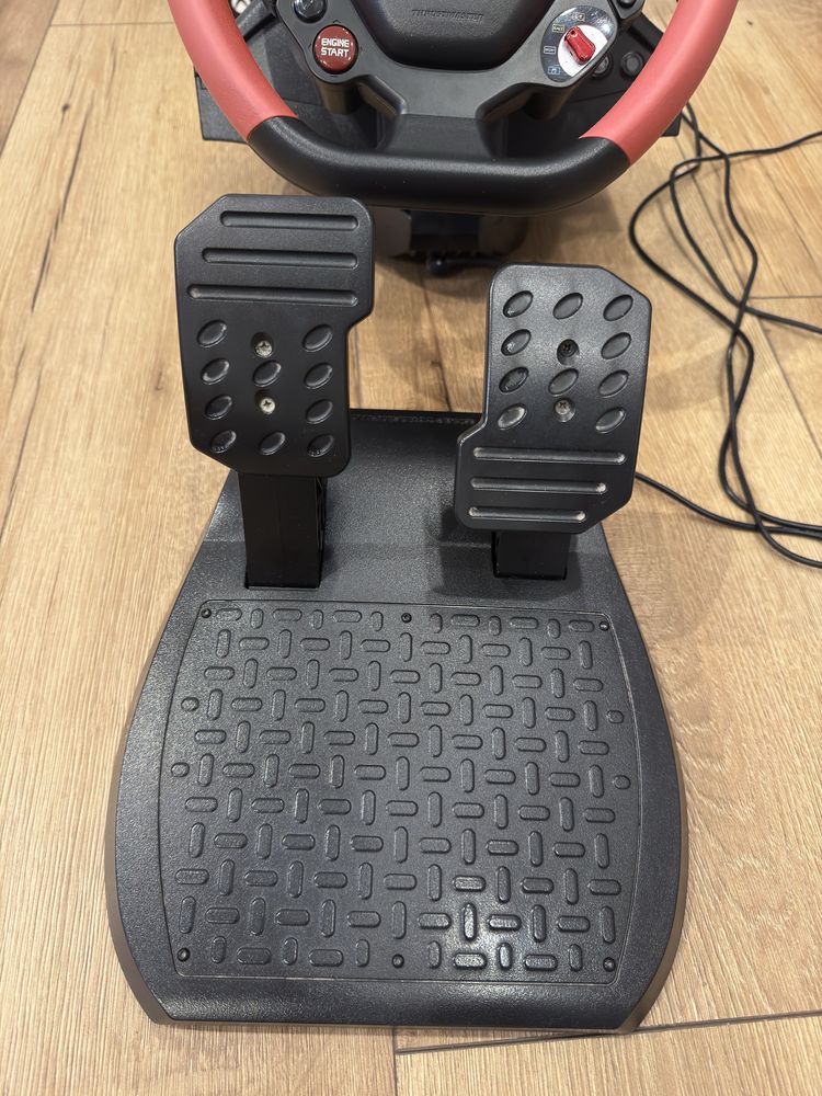 Kierownica Thrustmaster Ferrari xbox