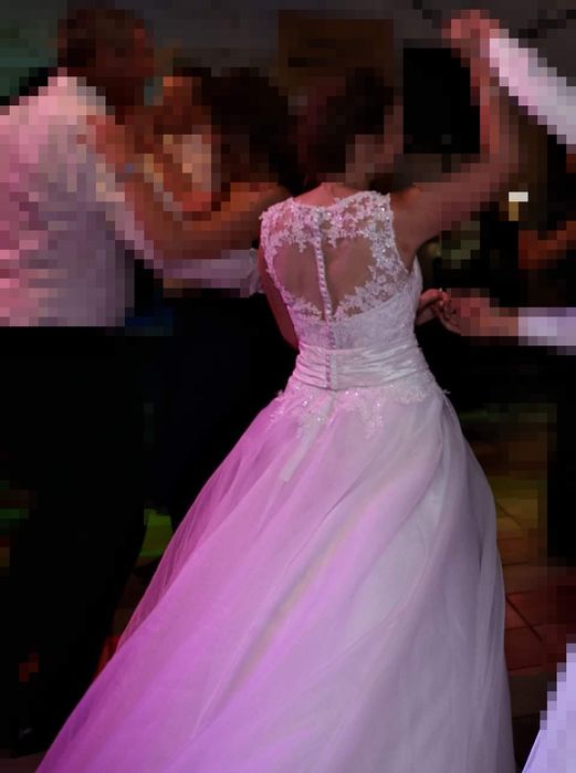 Suknia ślubna gratis welon i tren