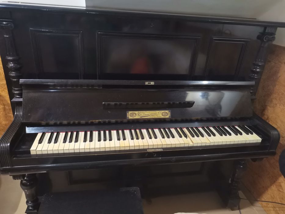 Piano Antigo Suíço – Geber Zimmermann