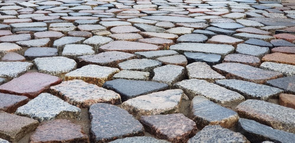Kamień polny cięty starobruk kostka granitowa bruk granit