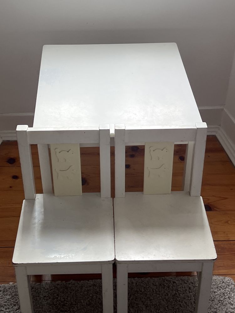 Mesa e 2 cadeiras criança IKEA