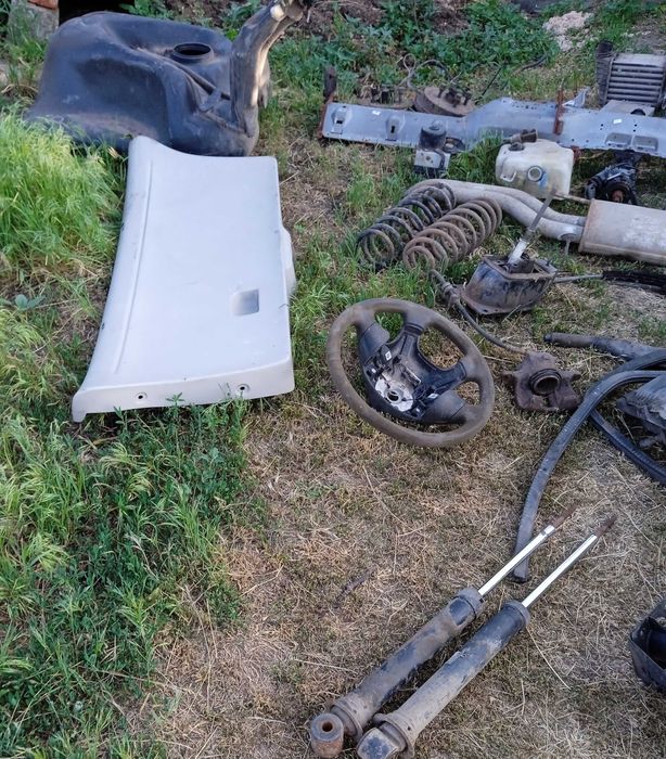 Стойки. пружини амортизатори Голоф3