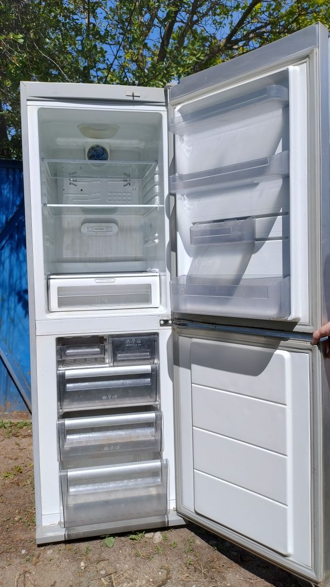 Холодильник LG зеркальный