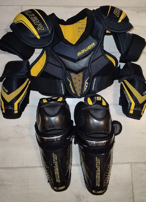 Хокейний захисний костюм