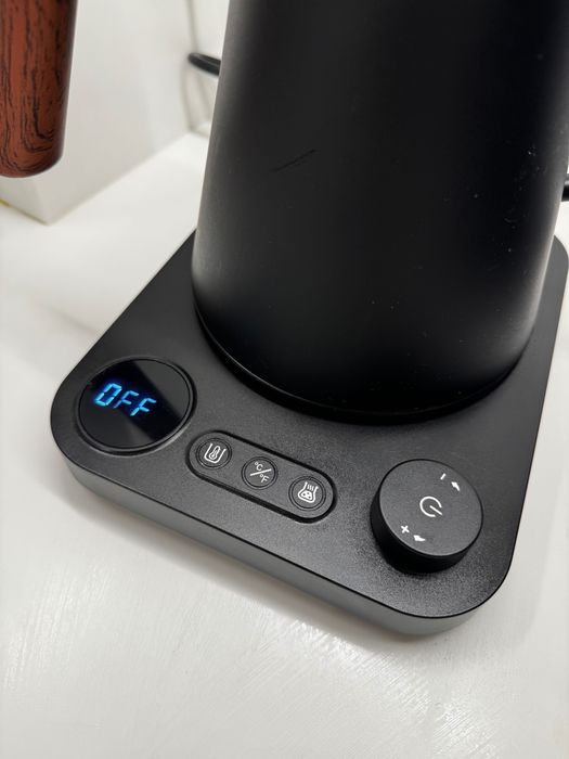 Chaleira Elétrica com Regulador de Temperatura