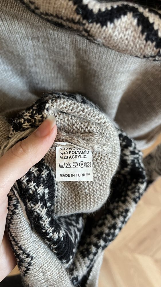 nowy ciepły wełniany sweter z Turcji