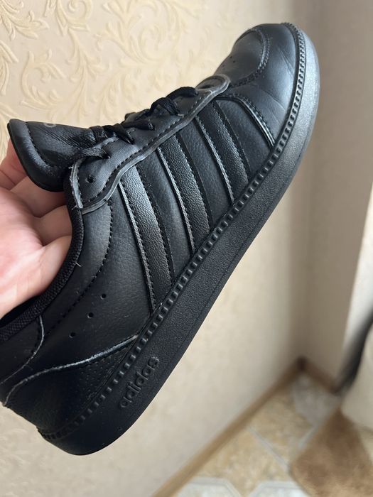 Кросівки adidas оригінал