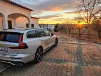 Volvo v60 B4  R- Design