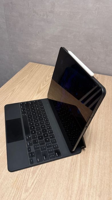 iPad Pro 12.9 (2020) + Apple Pencil 2 Gen + Magic Keyboard