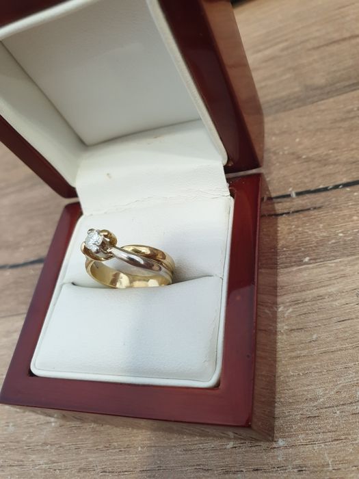 Śliczny Złoty pierścionka z brylantem 0.30ct
