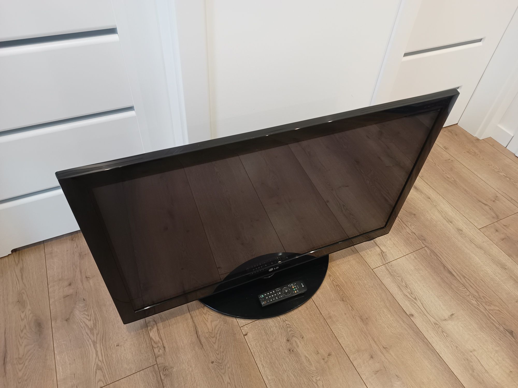 Telewizor plazmowy 42" LG 42PQ3000