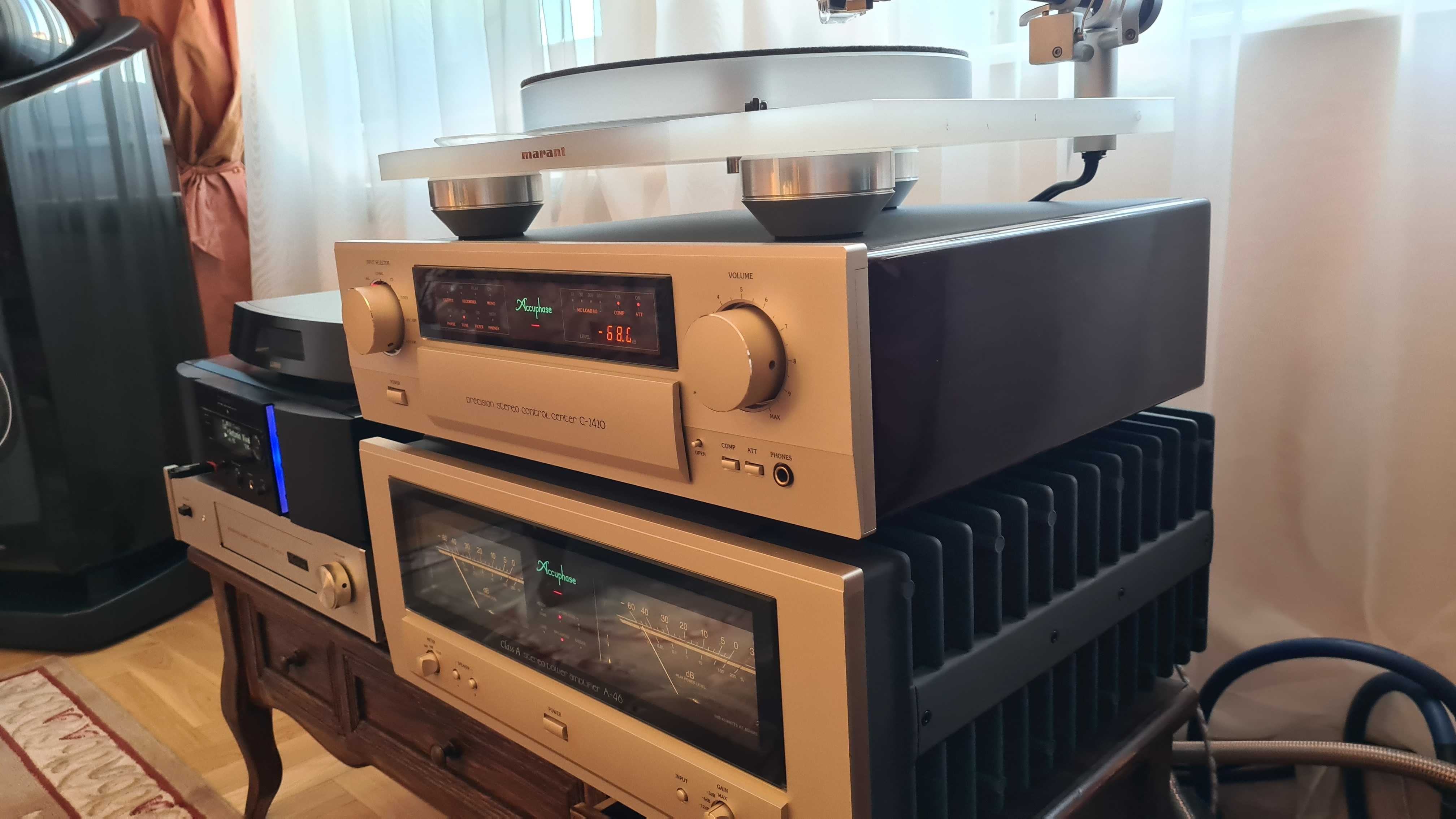 Accuphase C-2420 Preamp
