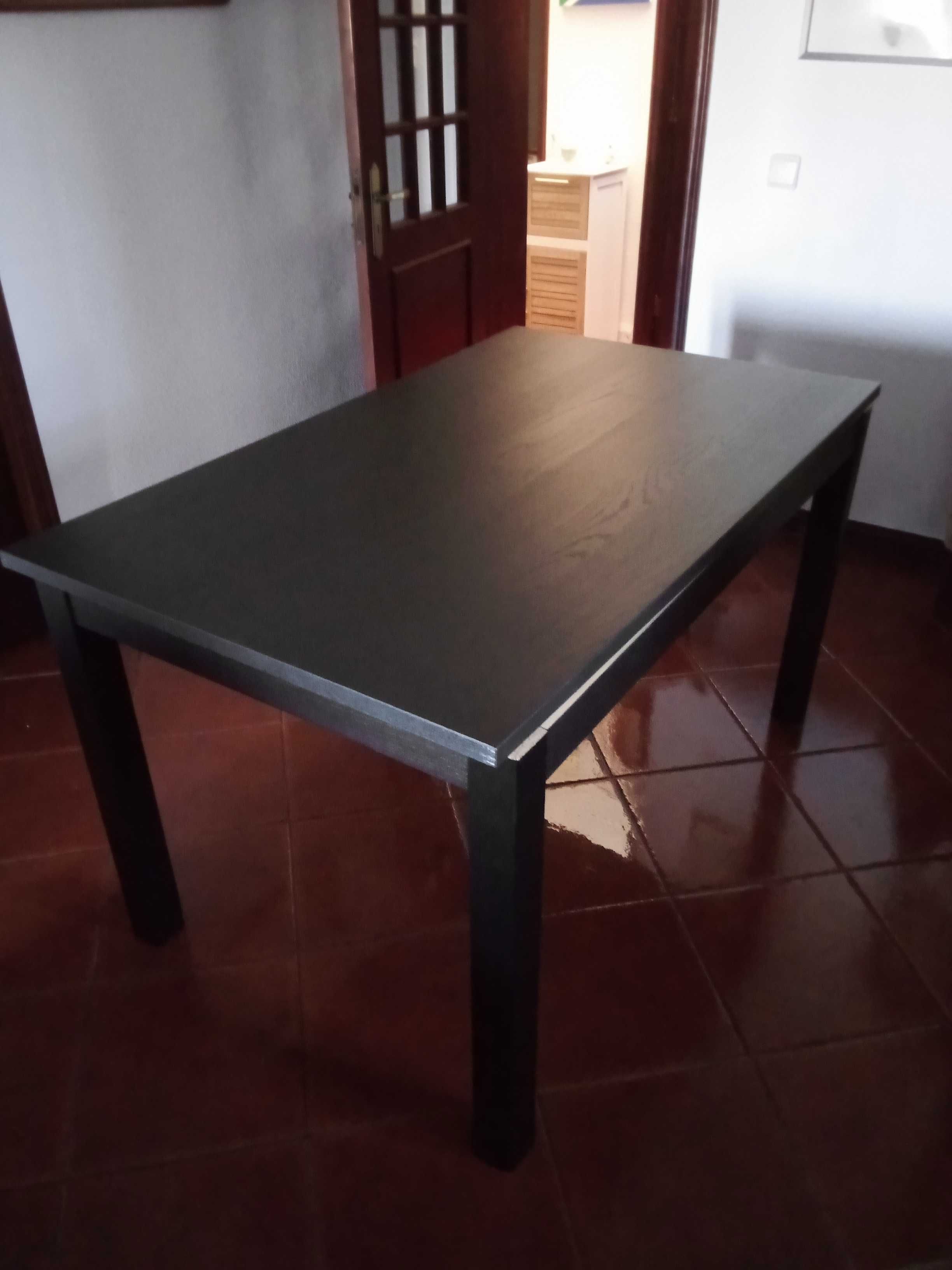 Mesa de sala de jantar