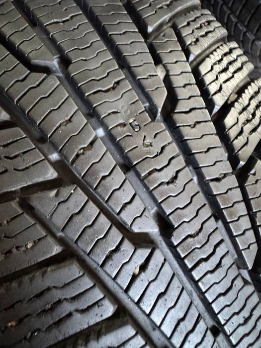 205 60 R16 Nokian зима 8мм.