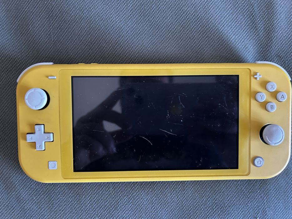 Nintendo switch lite amarela