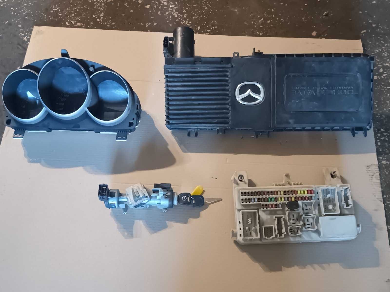 Блок управления двигателем Mazda 3 BK 2003-2008 г.