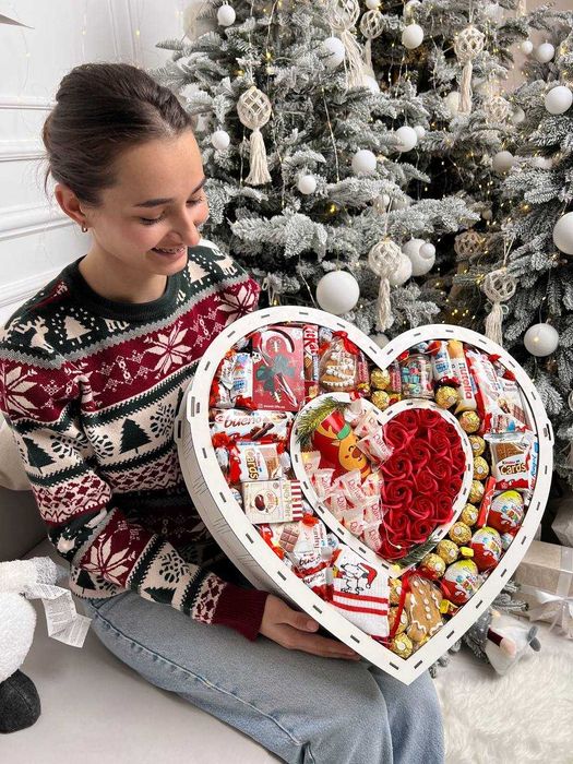 Подарок девушке НА НОВЫЙ ГОД! Бокс со сладостями, доставка цветов