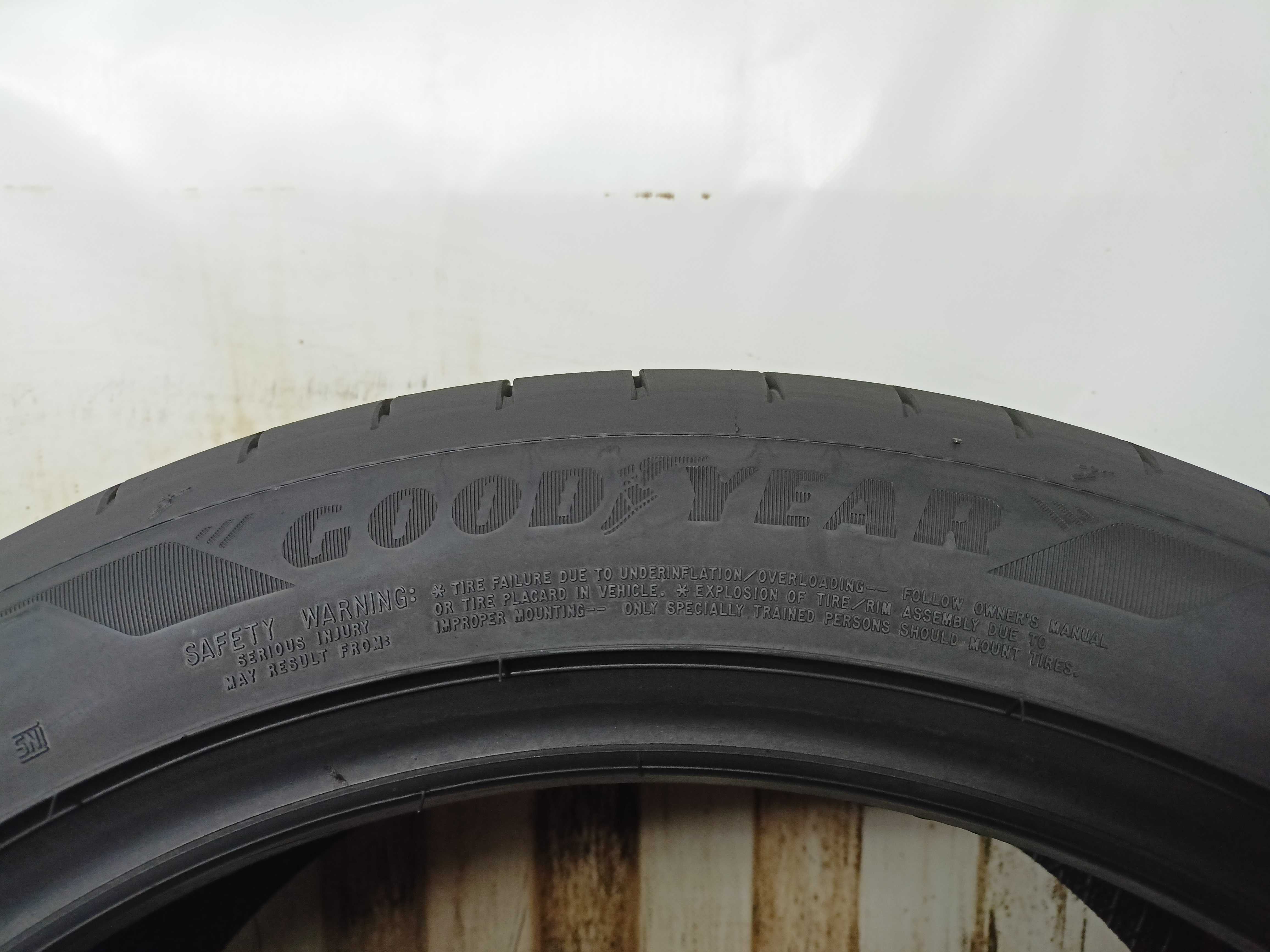 Goodyear Eagle F1 235/45/18 24r. 98Y 2x7,1mm 2x6,8mm (3067)
