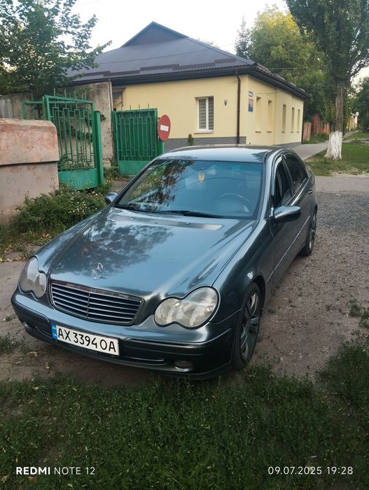 Мерседес Бенс С200