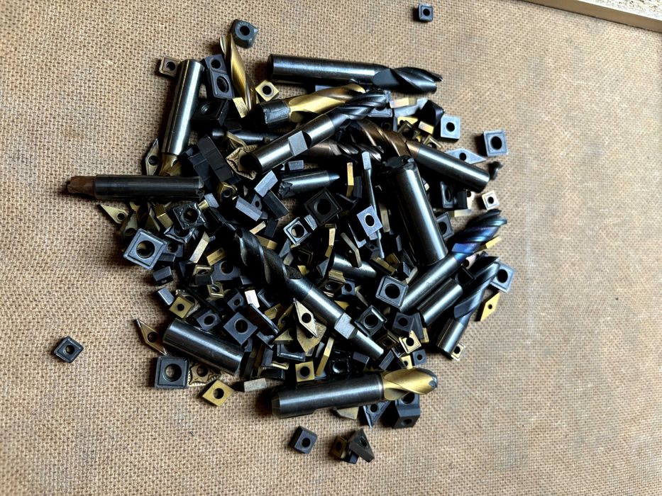 Używany wiertła ,frezy płytki węglikowe 2 kg