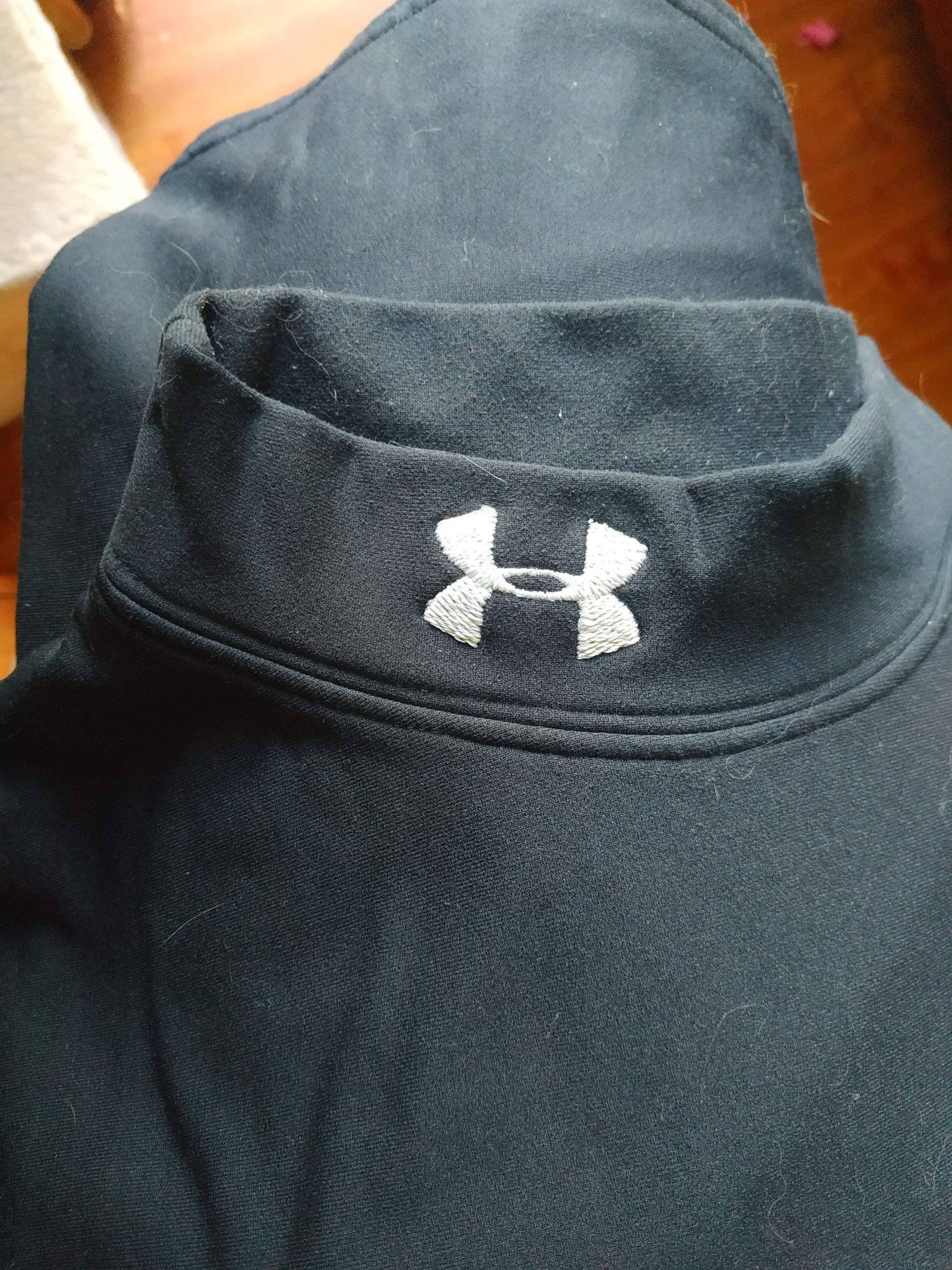 лонгслив under armour(7-8лет)