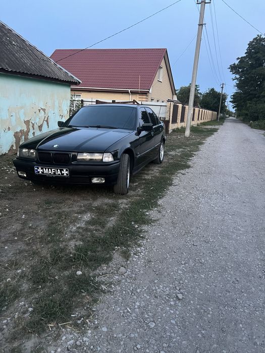 Продам БМВ 3 серія 2,0 мотр м52