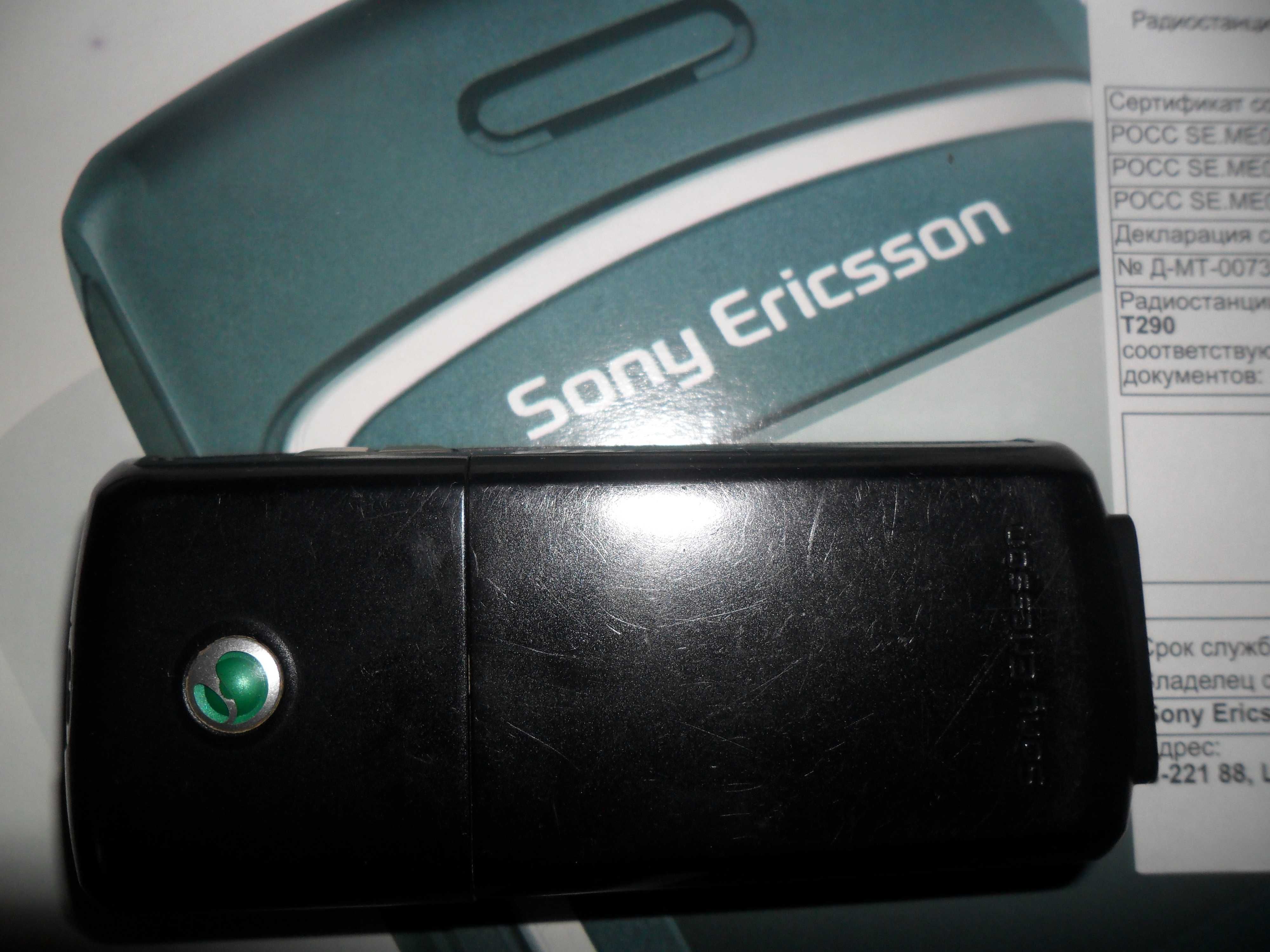 Мобильный телефон Sony Ericsson T290i.