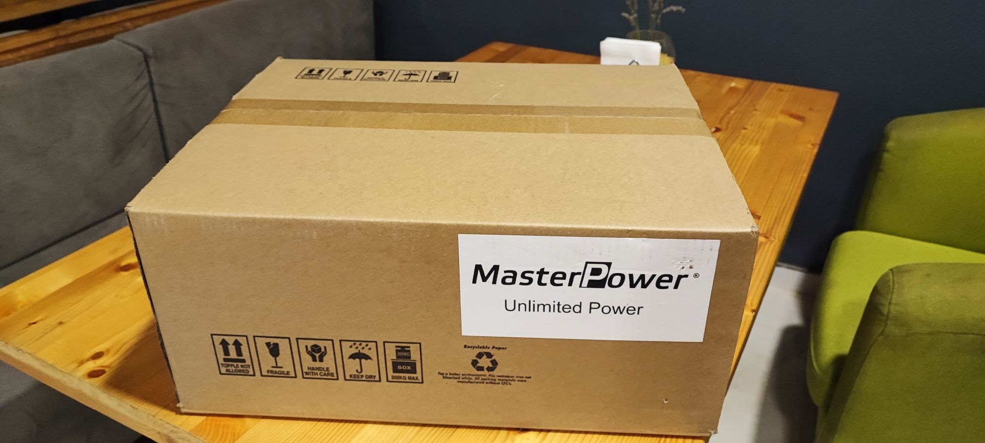 Гібридний інвертор MasterPower MF-OME-UP3KVA