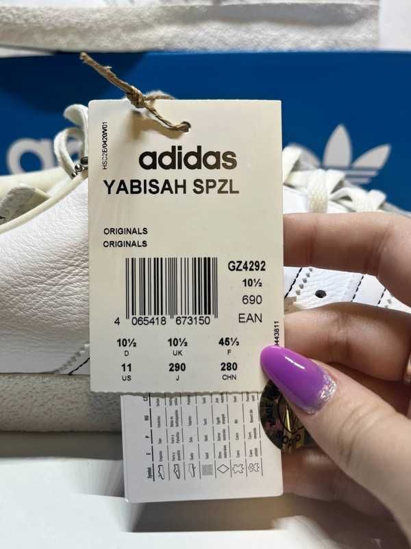 Buty sportowe Adidas Yabisah r. 45 1/3