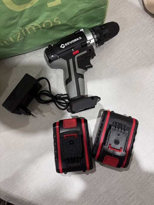 Broca sem fio de alta potência, com 2 baterias.