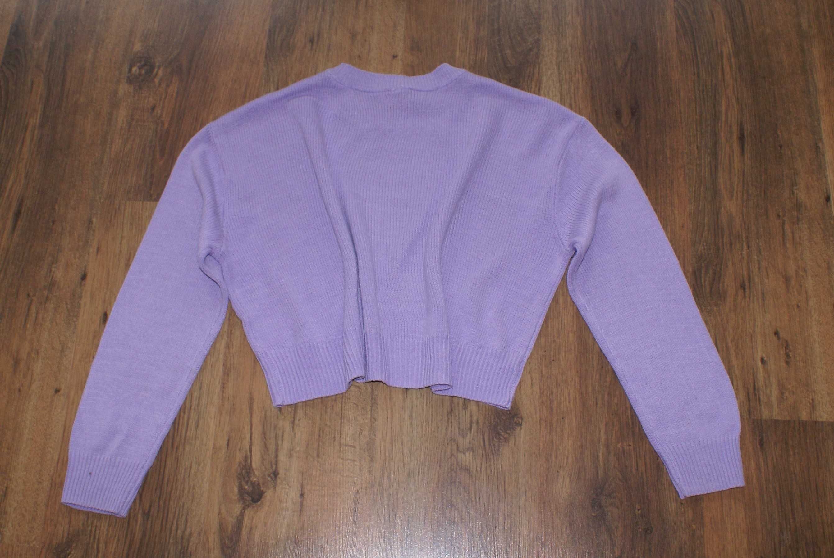 Krótki sweterek w kolorze liliowym