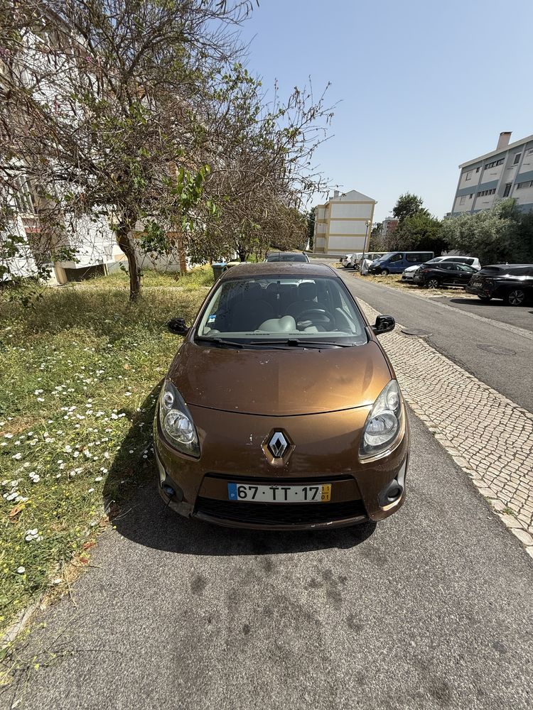 Renault Twingo castanho