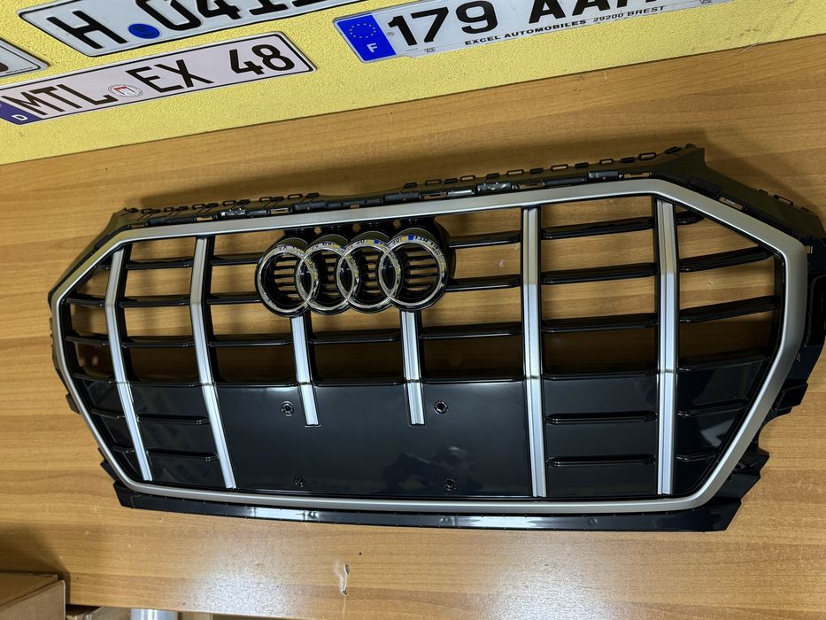 Решітка радіатора Audi /Ауді Q5 A80 Рестайлінг 2020-2025 80A853651AF