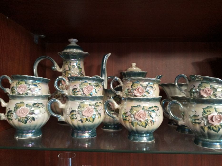 Продам сервизы на 6 персон