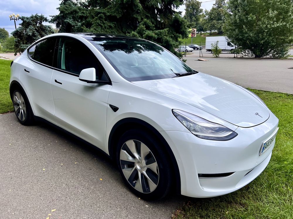 Tesla model Y 2021 long range dual