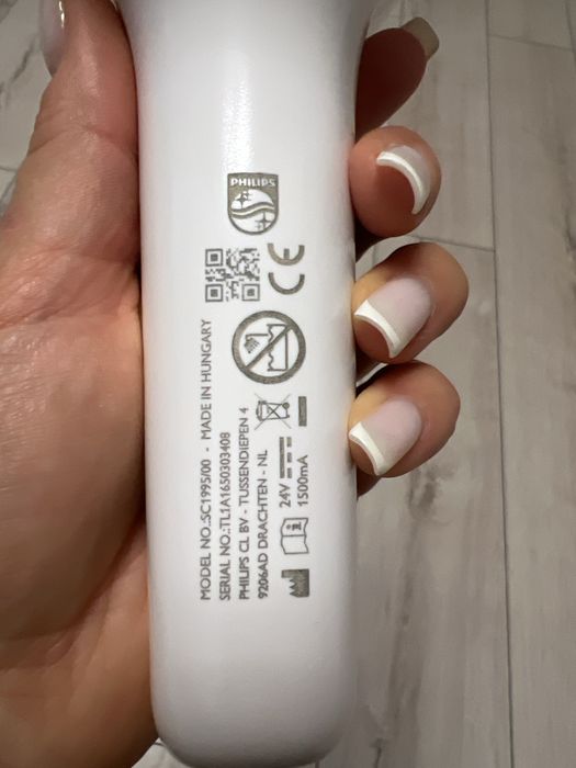 Продаю епілятор Philips Lumea SC1999/00